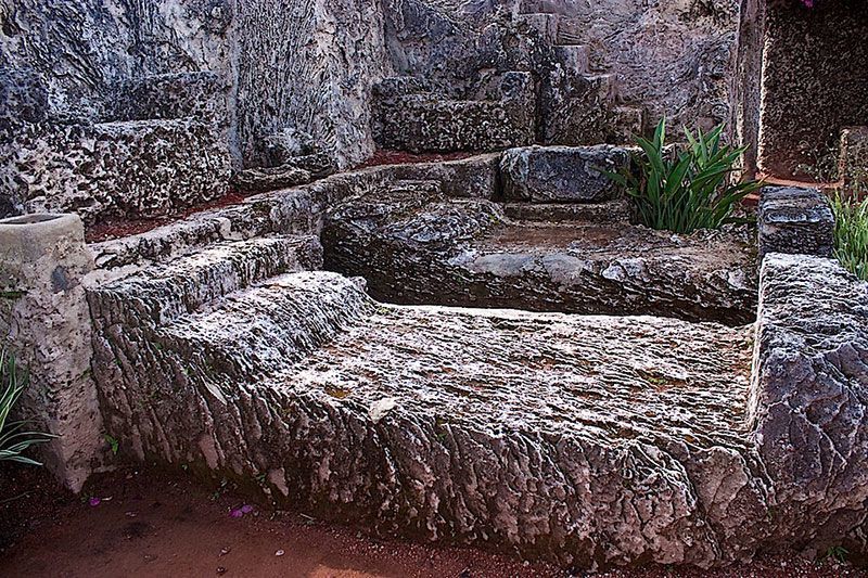 coral-castle-bed.jpg