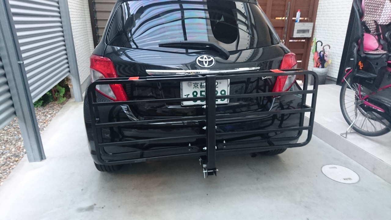 Vitz ヴィッツ Nsp130にヒッチメンバーとヒッチカーゴ 澤崎工務店のブログ